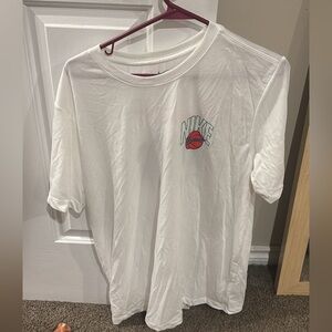 nice men's XL t shirt